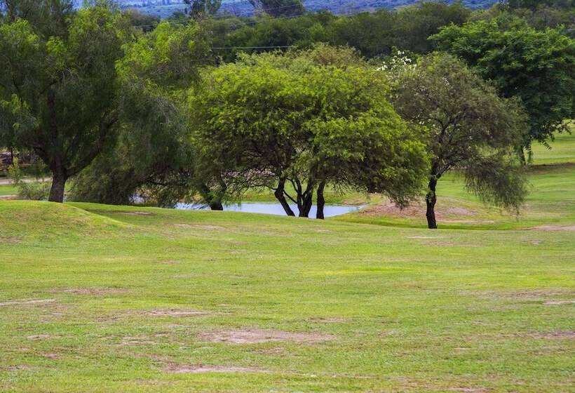 Guachipas Golf Hotel Boutique