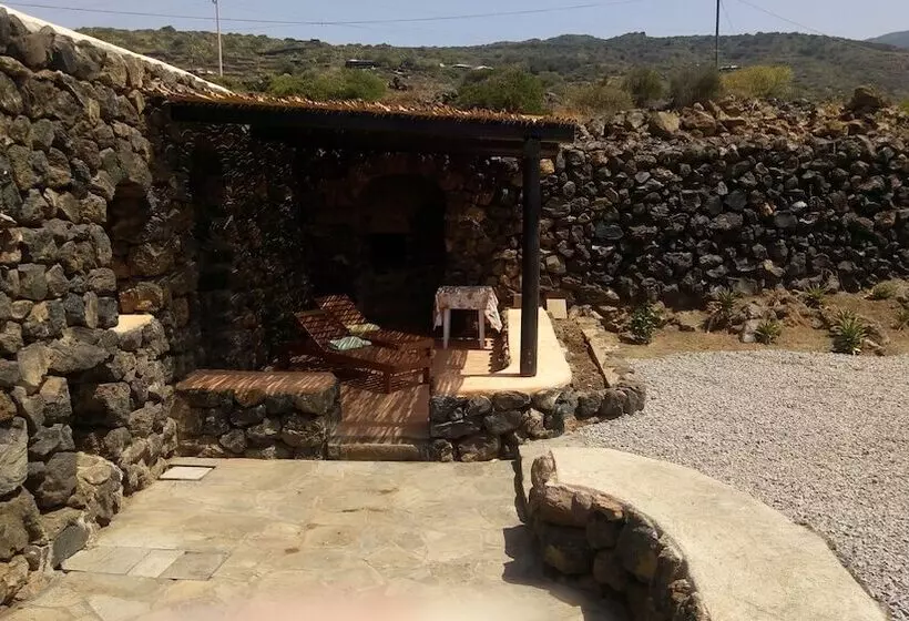 Hotelli Agriturismo Zibibbodoro