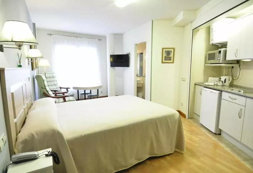 هتل Apartamentos Aralso