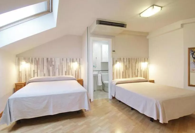 هتل Apartamentos Aralso