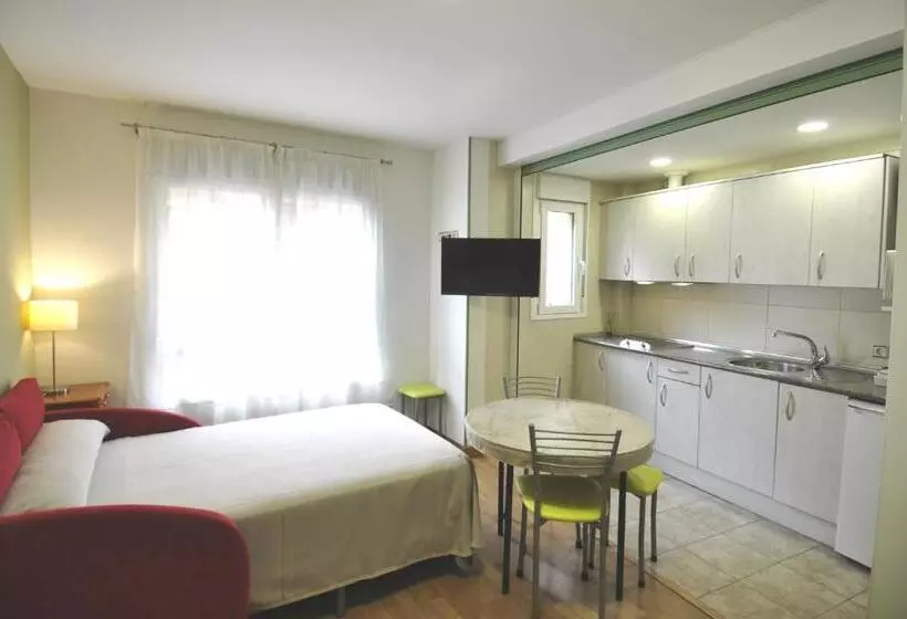 هتل Apartamentos Aralso