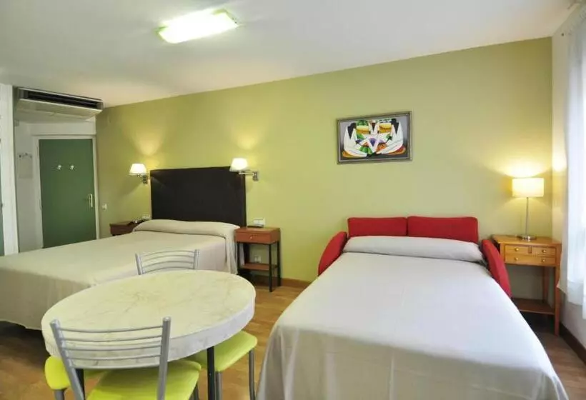 هتل Apartamentos Aralso