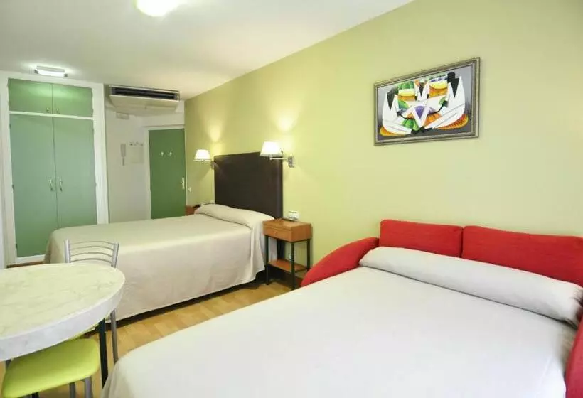 هتل Apartamentos Aralso