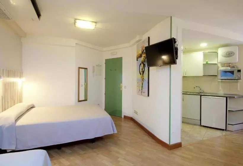 هتل Apartamentos Aralso