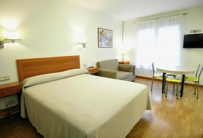 هتل Apartamentos Aralso
