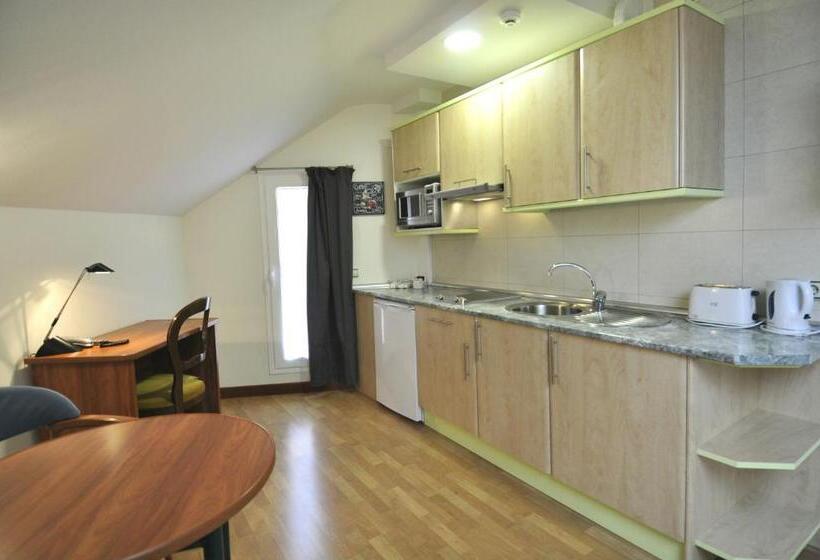 فندق Apartamentos Aralso