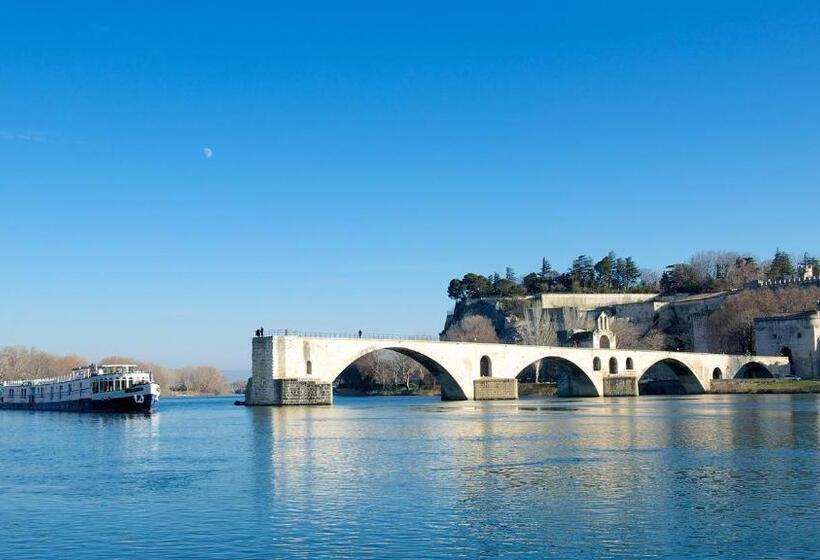 Bateau Hotel à Quai Le Chardonnay