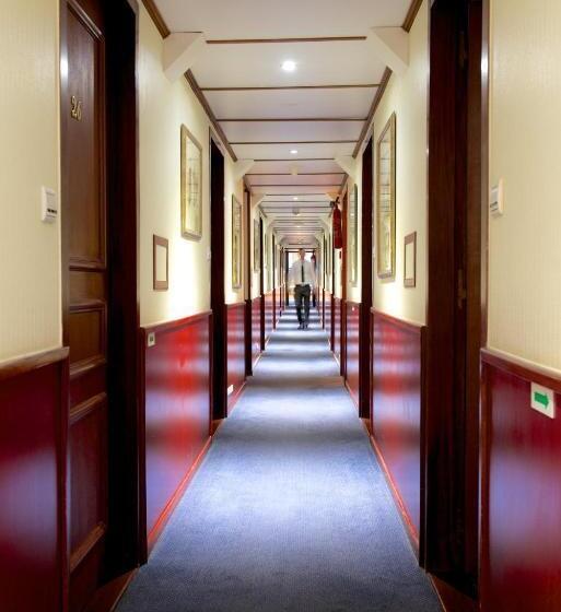 Bateau Hotel à Quai Le Chardonnay