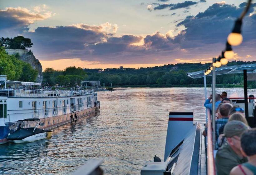 Bateau Hotel à Quai Le Chardonnay
