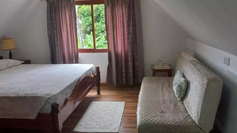 هتل Loversnest Self Catering