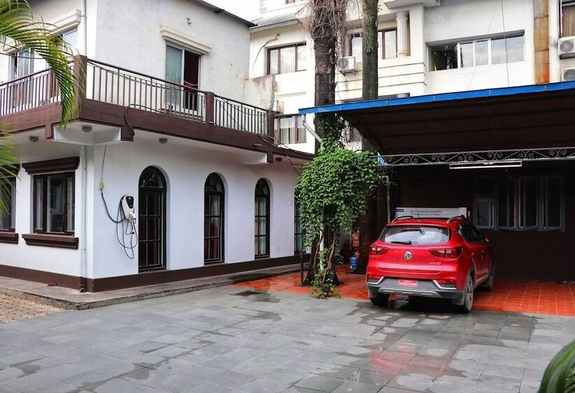 هتل Royal Century