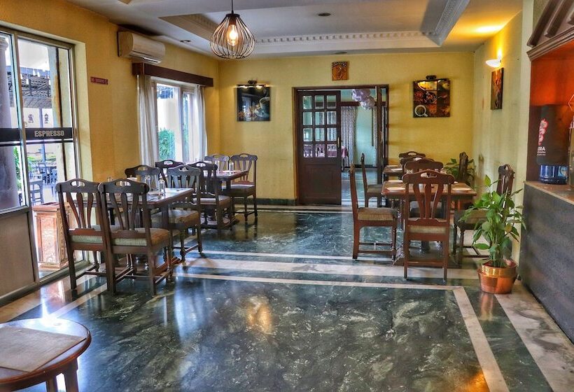 هتل Royal Century