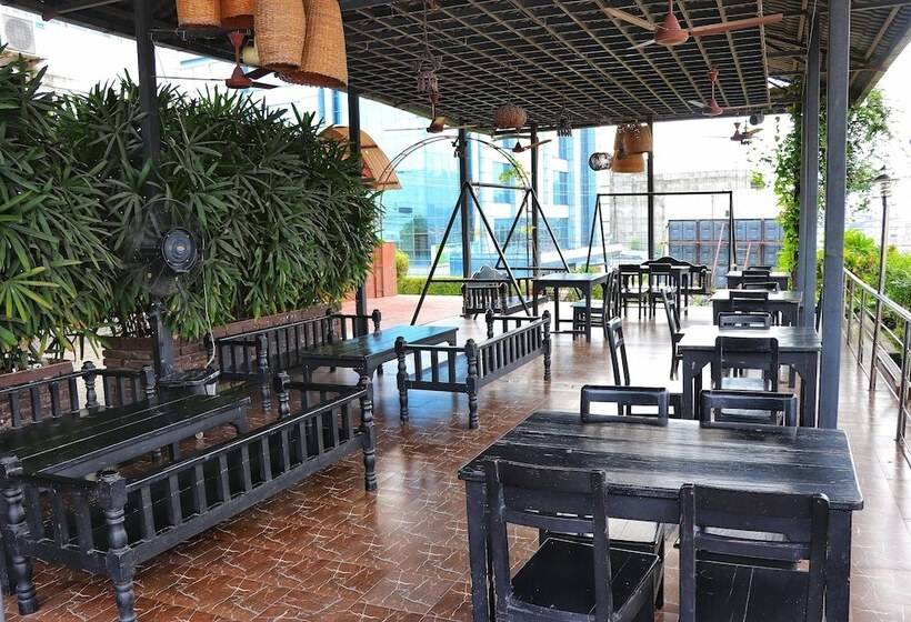 هتل Royal Century