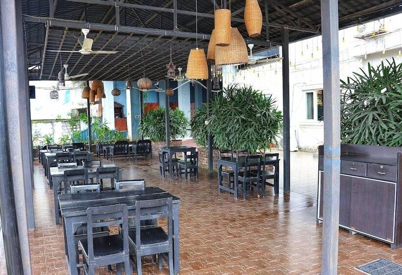 هتل Royal Century