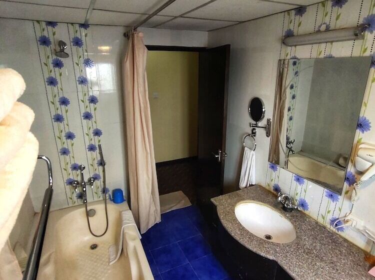 هتل Royal Century