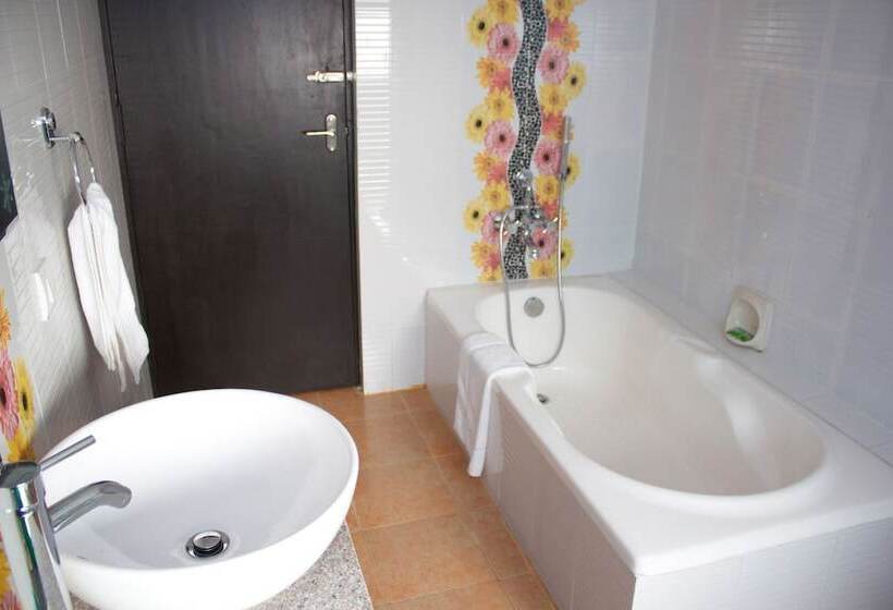 هتل Royal Century