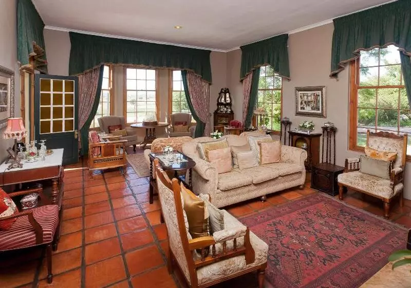 هتل Thylitshia Villa Country Guest House