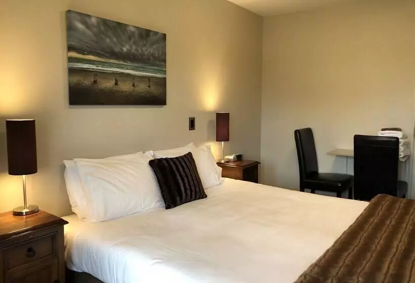 Aamiaismajoitus (B&B) Lake Brunner Longhouse