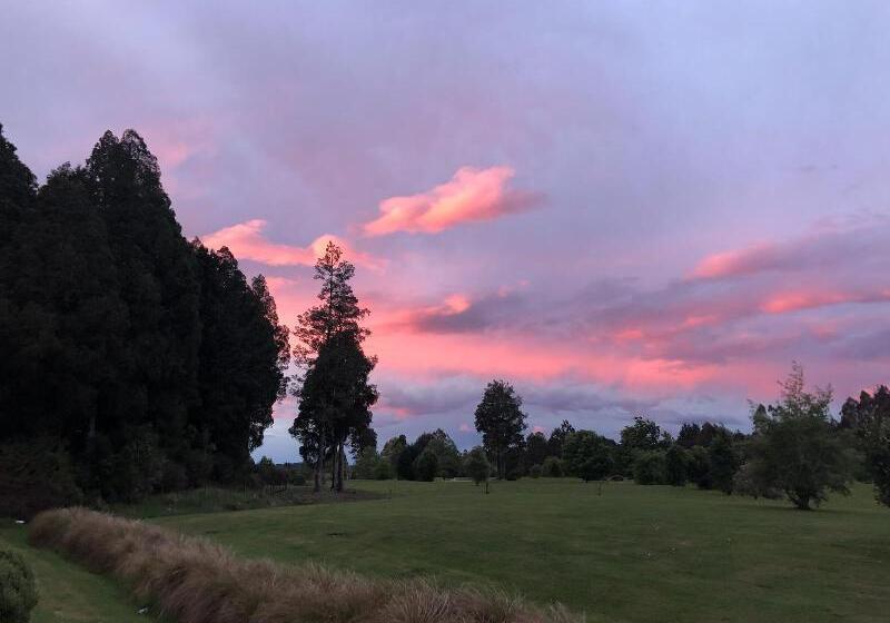 צימר Lake Brunner Longhouse