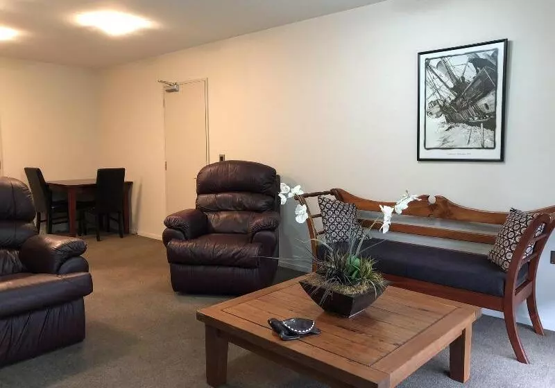 Aamiaismajoitus (B&B) Lake Brunner Longhouse