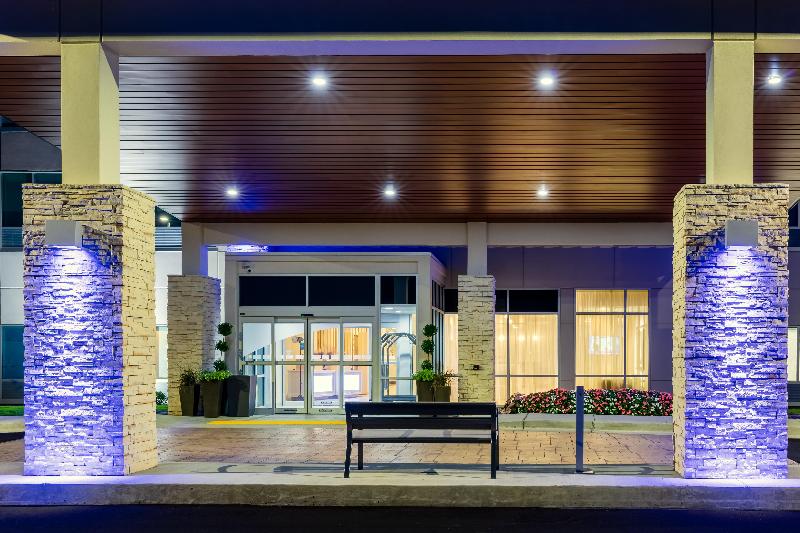 فندق Holiday Inn Express Calhoun South By Ihg