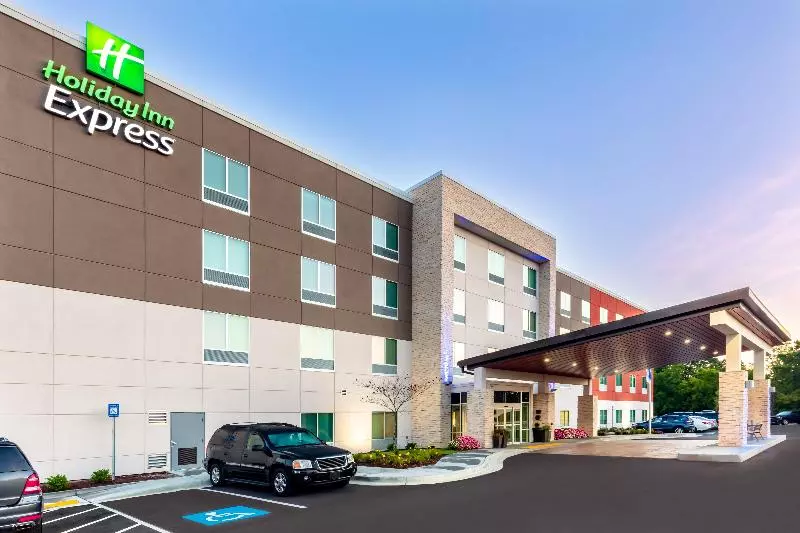 Hotelli Holiday Inn Express Calhoun South By Ihg