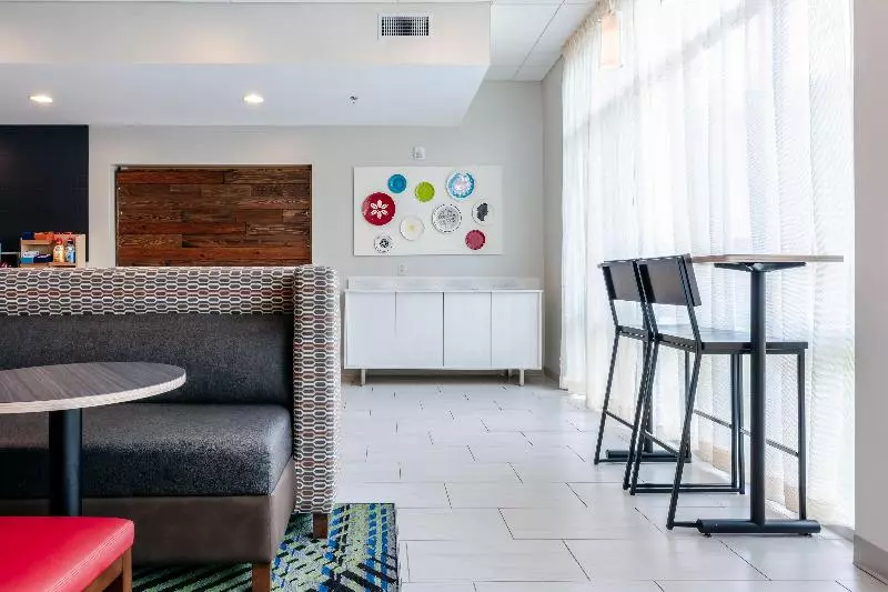 Hotelli Holiday Inn Express Calhoun South By Ihg