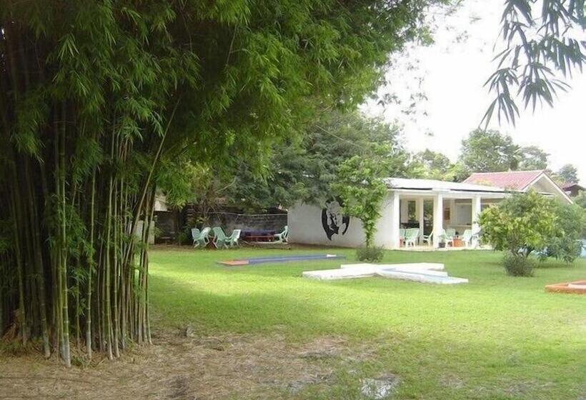 בית מלון כפרי Mini Golf & Resort Ubon Ratchathani