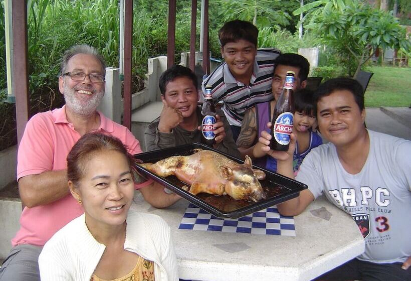 בית מלון כפרי Mini Golf & Resort Ubon Ratchathani