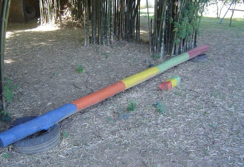 בית מלון כפרי Mini Golf & Resort Ubon Ratchathani