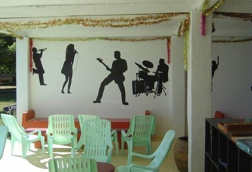 בית מלון כפרי Mini Golf & Resort Ubon Ratchathani