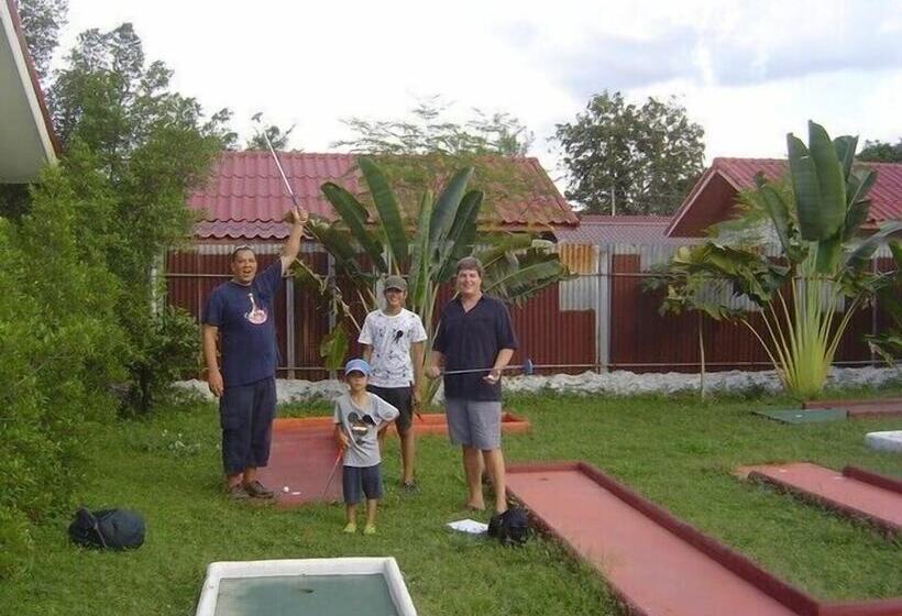 בית מלון כפרי Mini Golf & Resort Ubon Ratchathani