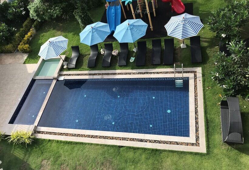 هتل Surf & Sand Resort