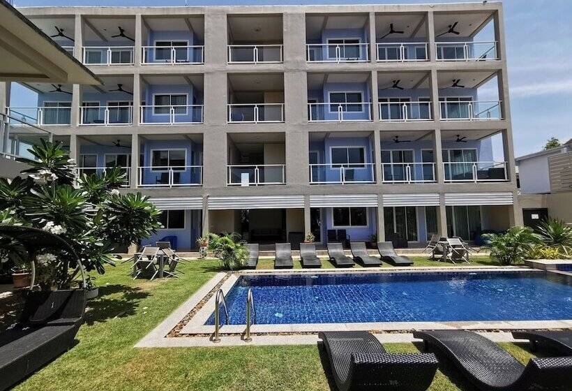 هتل Surf & Sand Resort