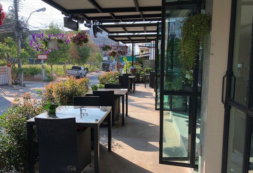 هتل Surf & Sand Resort