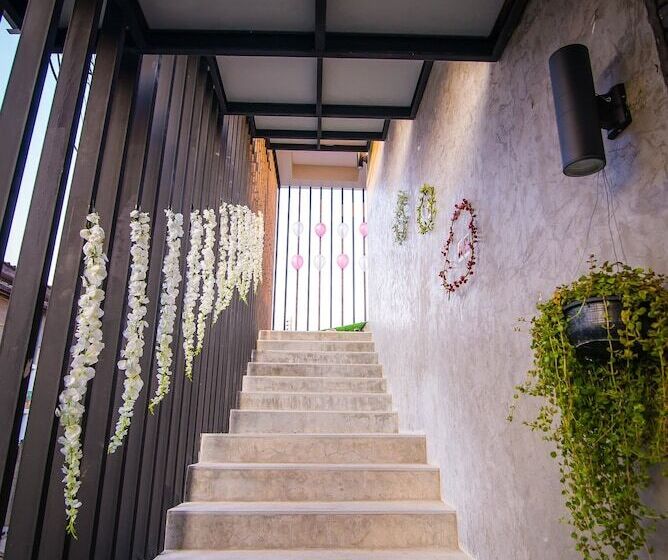 هتل Surf & Sand Resort