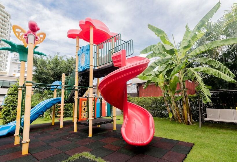 هتل Surf & Sand Resort