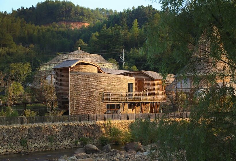 Отель The International Cultural And Creative Bamboo Village