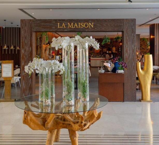 Royal Central Hotel And Resort The Palm