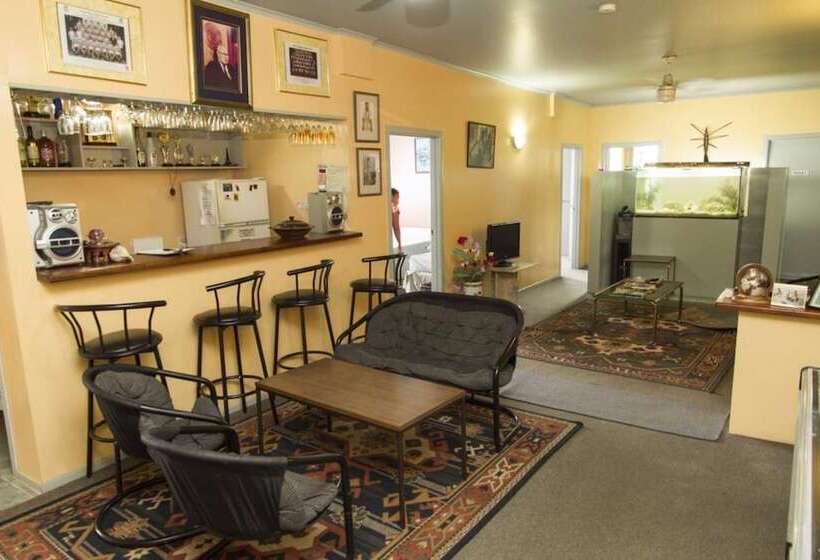 호텔 Aniva's Place