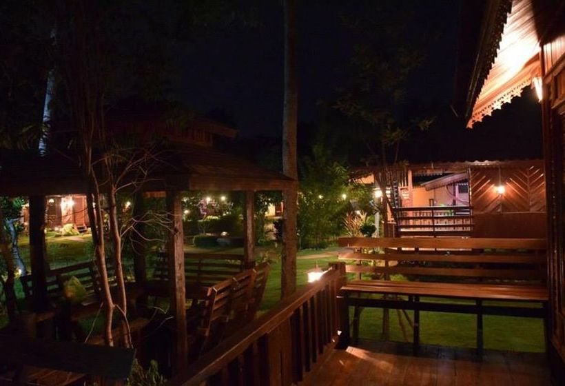 ホテル Reuanmai Onanong