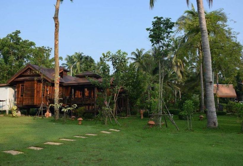 ホテル Reuanmai Onanong