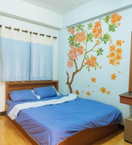 Отель Chiangmai Tree Hostel