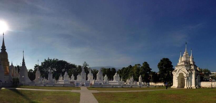 Отель Chiangmai Tree Hostel