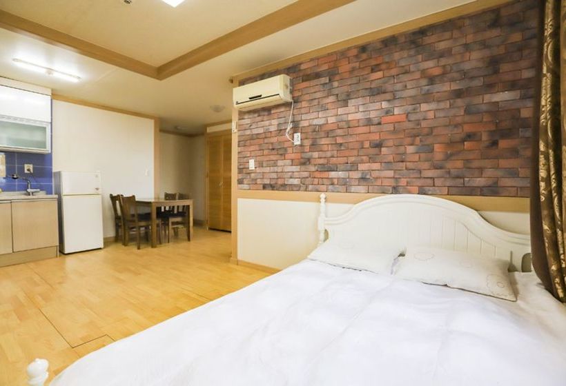 Beach Gallery Pension