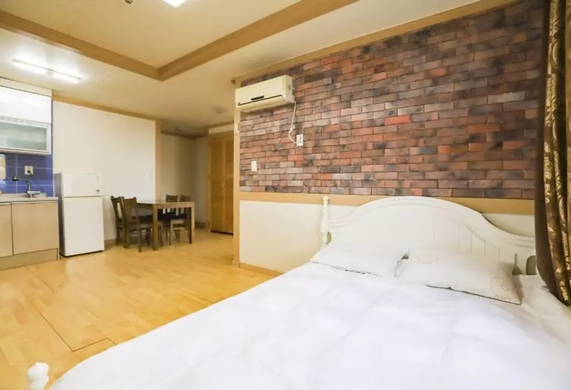 Beach Gallery Pension