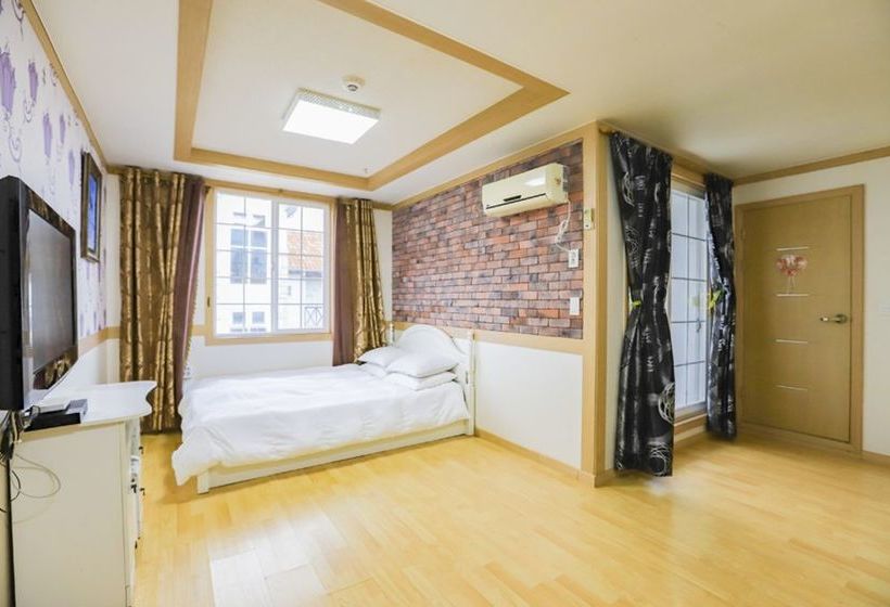 Beach Gallery Pension