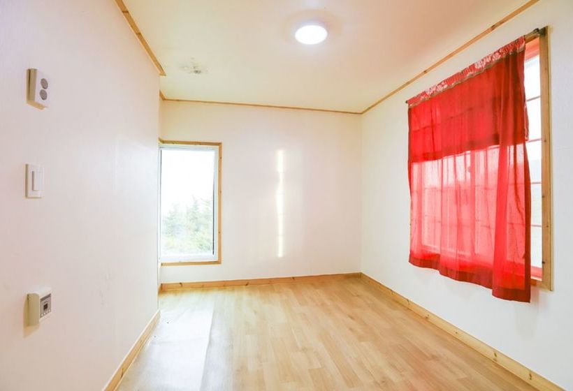 Beach Gallery Pension