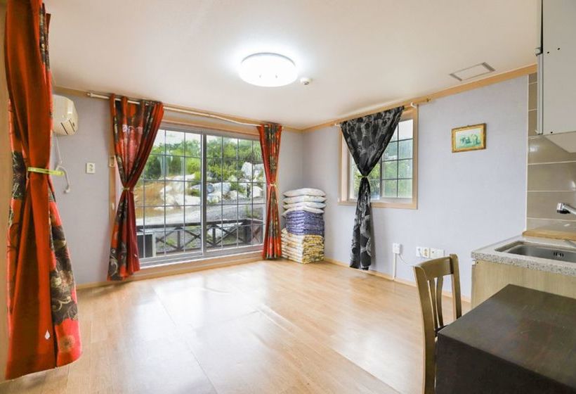 Beach Gallery Pension