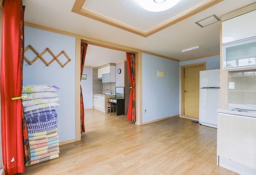 Beach Gallery Pension